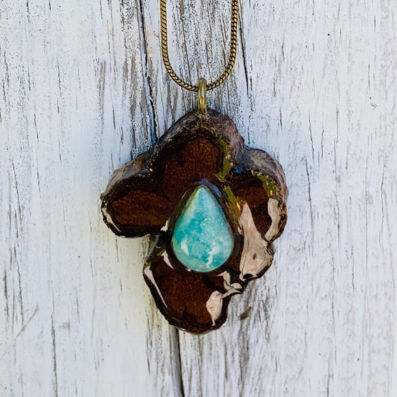 Aventurine Amazonian Ayahuasca Root Bark Pendant - Picture 5 of 6